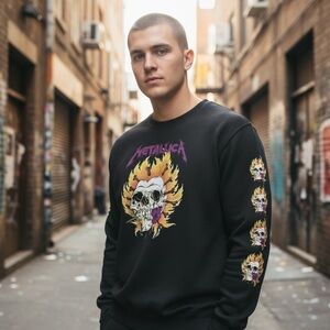 HOT TOPIC L Black METALLICA Graphic Sweatshirt Skulls On Sleeves  R $49